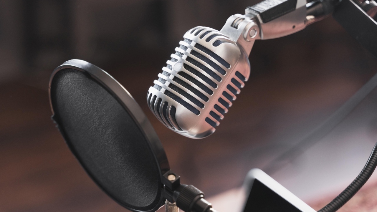 Студийный микрофон с фильтром 