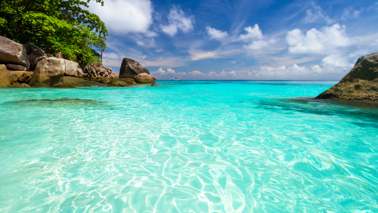 Голубая вода океана в тропиках, Таиланд