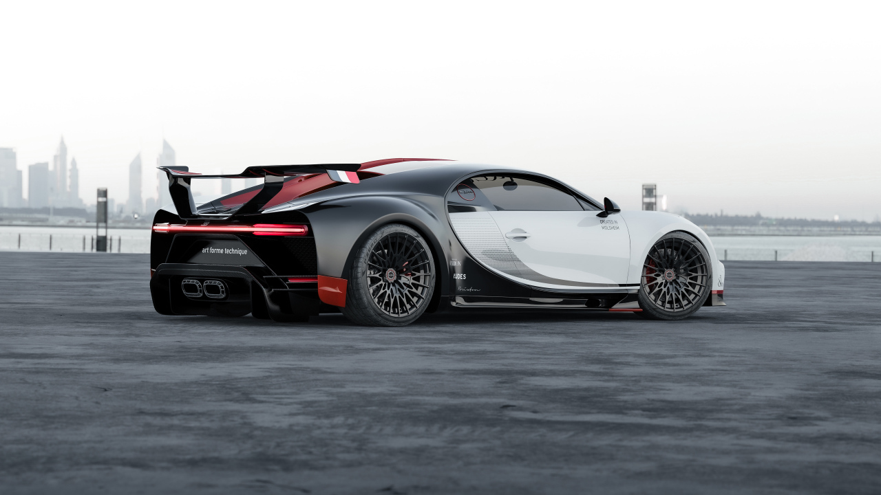 Вид сбоку на автомобиль Bugatti Chiron