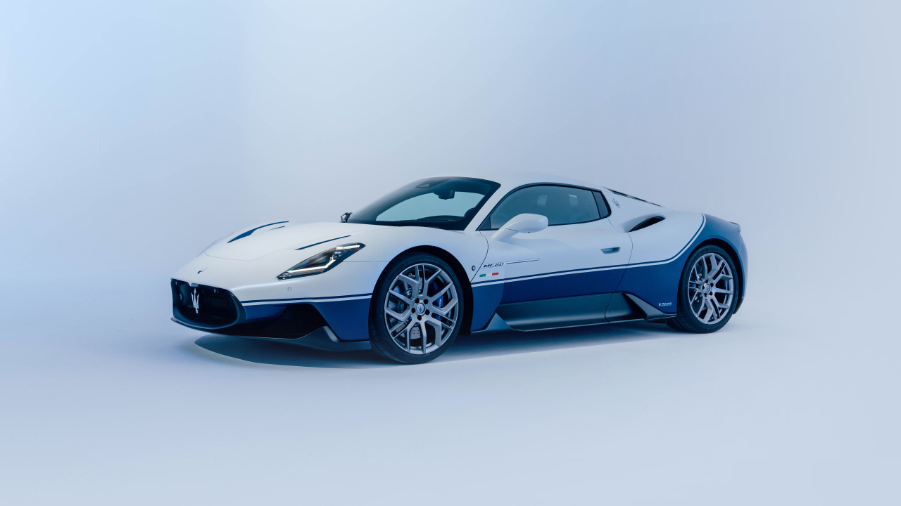 Спортивный автомобиль Maserati MC20 Icona 2024 года