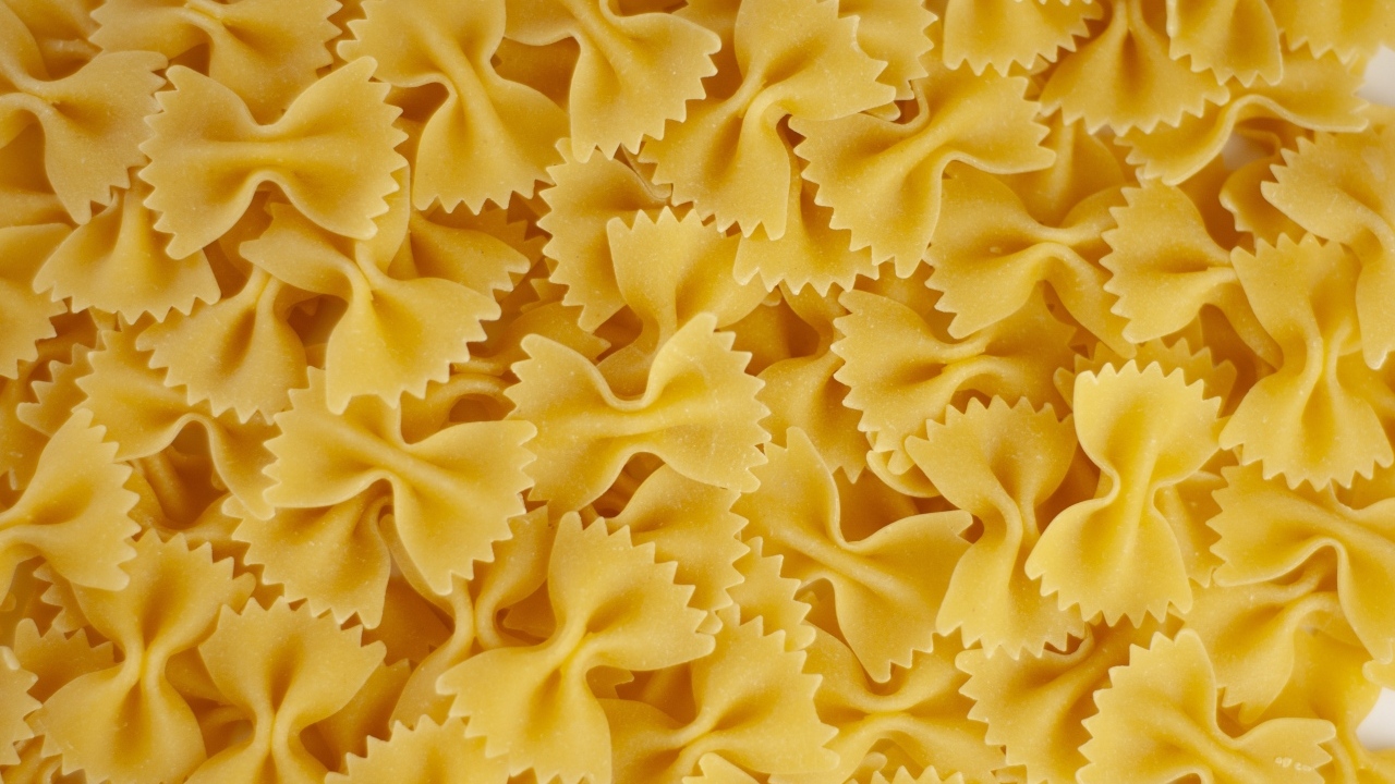 Макароны бантики крупным планом