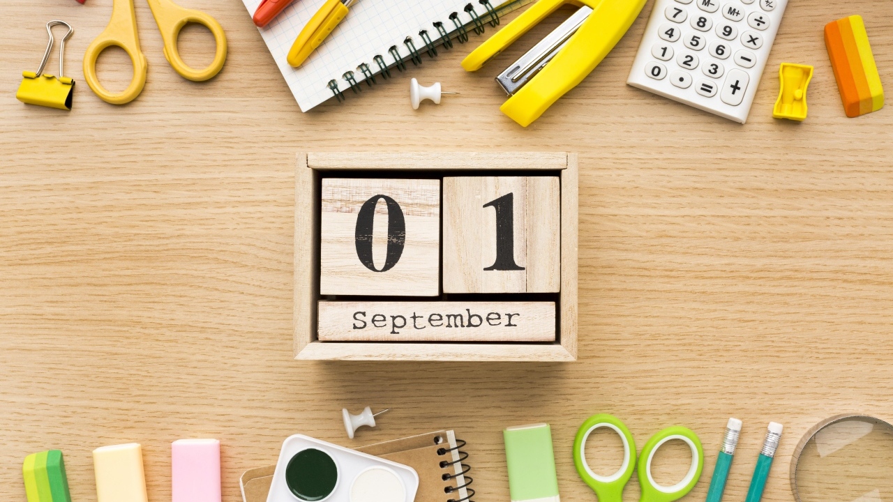 Канцелярские предметы на первое сентября