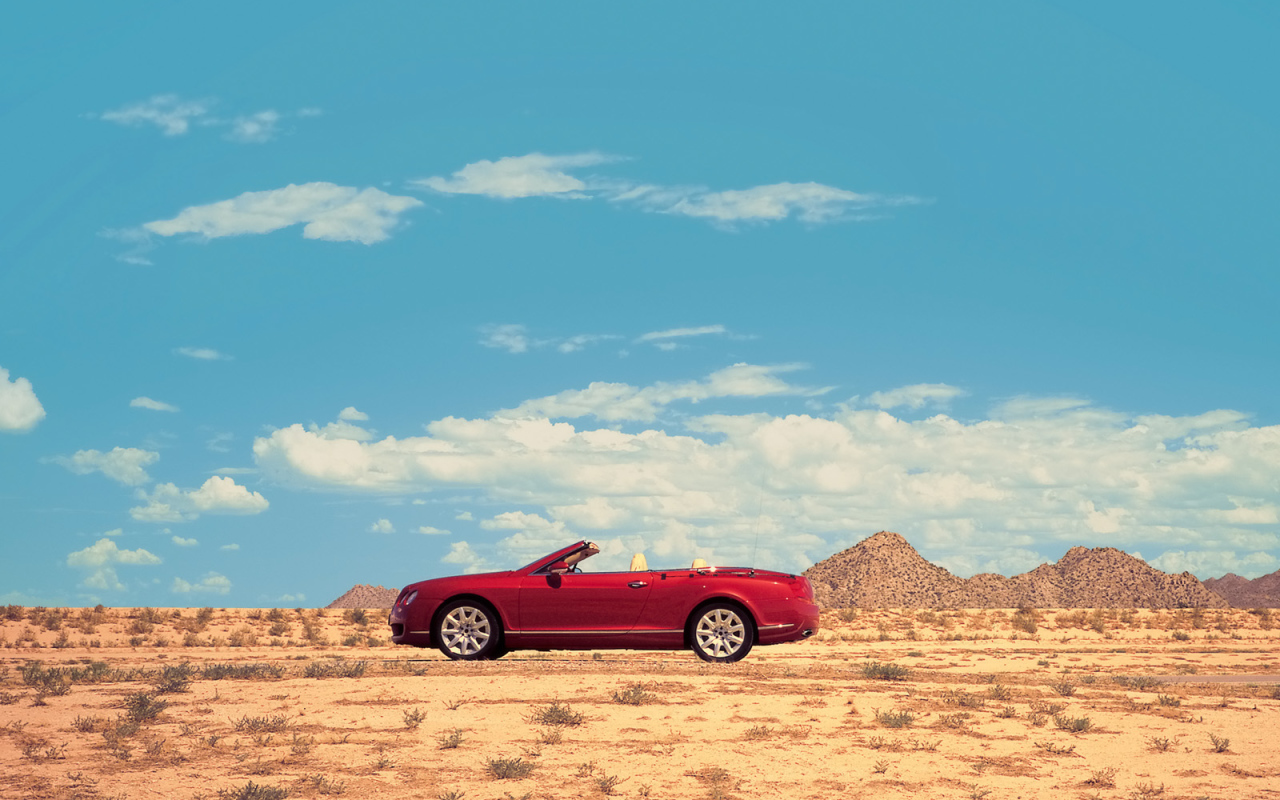 Красный Bentley