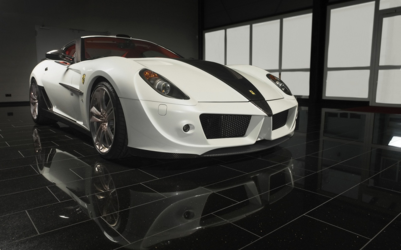 599 GTB черно белый Ferrari