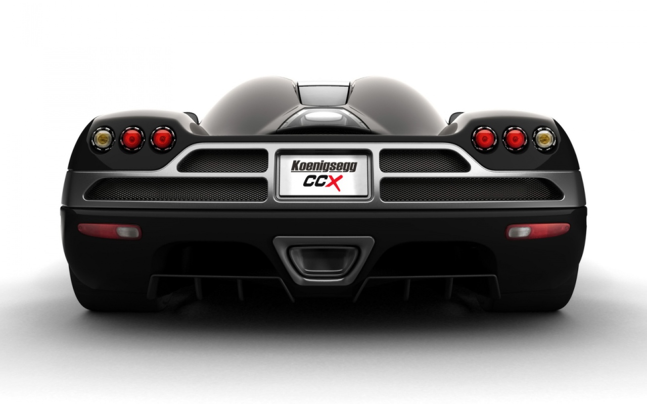 Черный спортивный Koenigsegg CCX