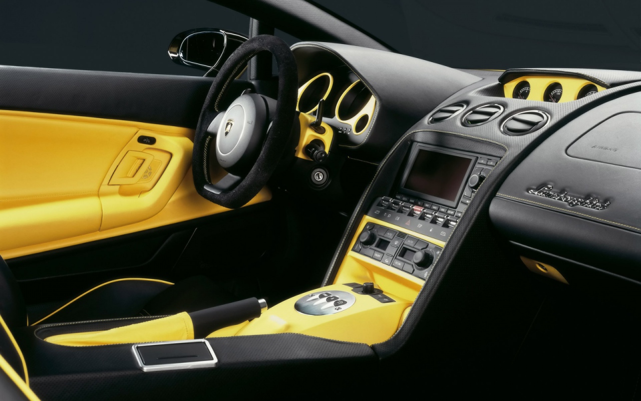 Салон автомобиля Lamborghini