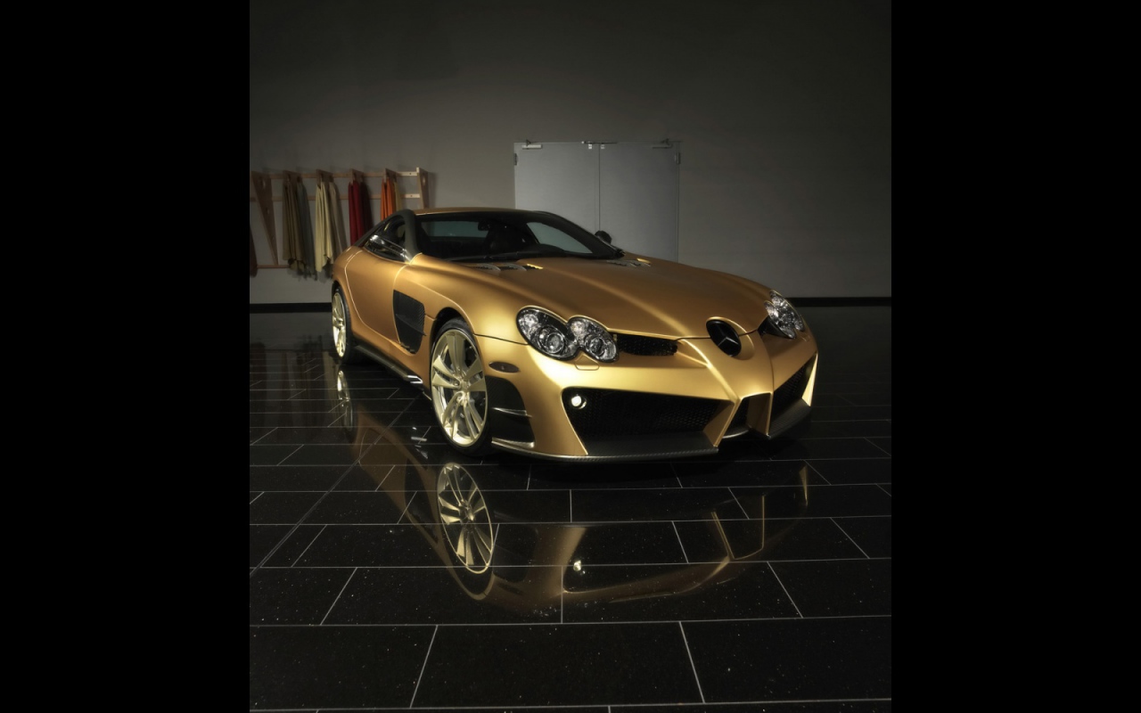 Золотистый Mercedes SLR