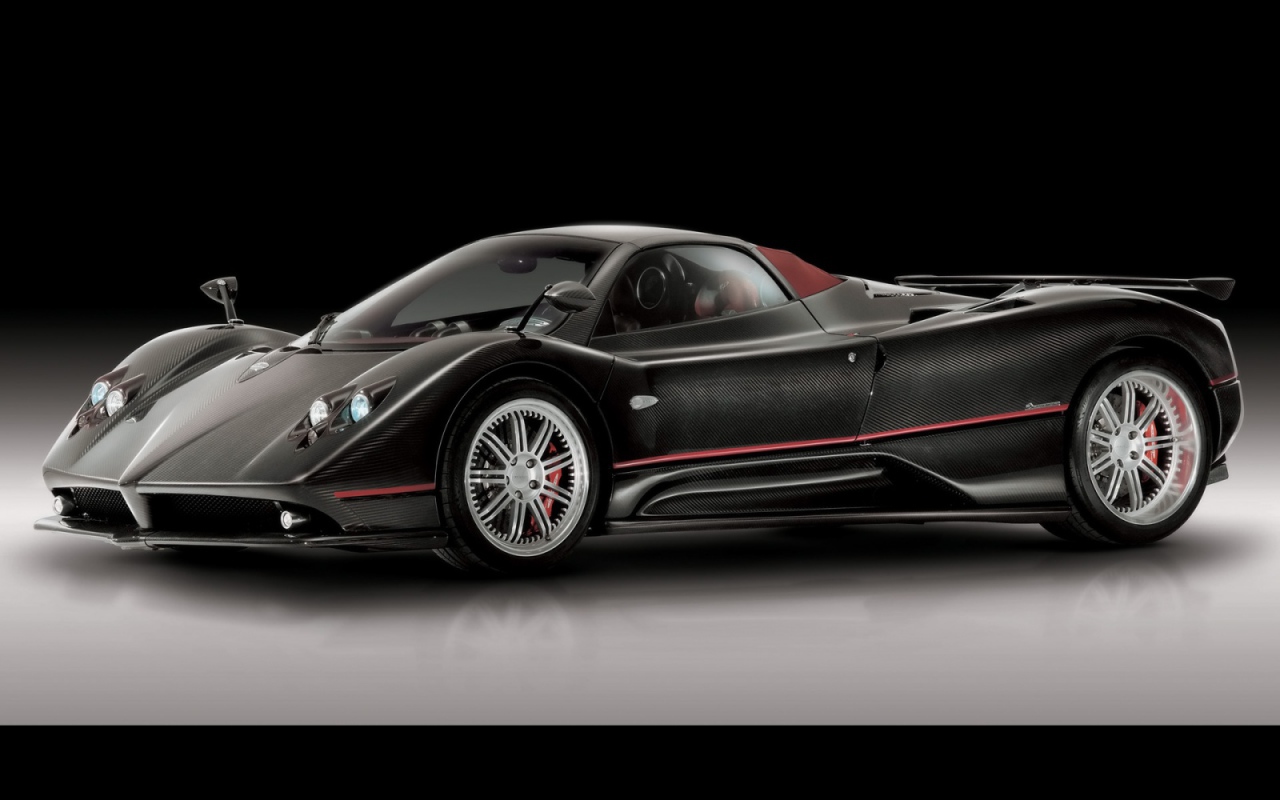 Итальянская ракета Pagani Roadster