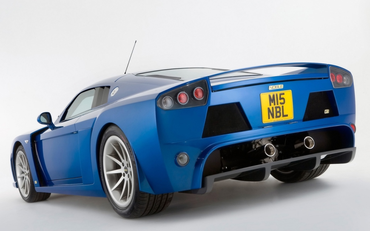 Спорткар Noble M15