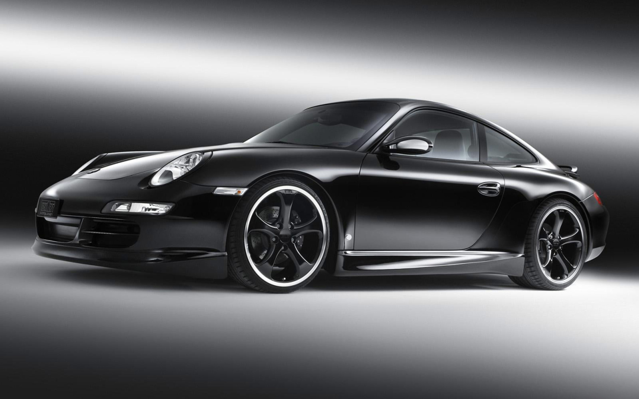 Черный Порше с черными литыми дисками