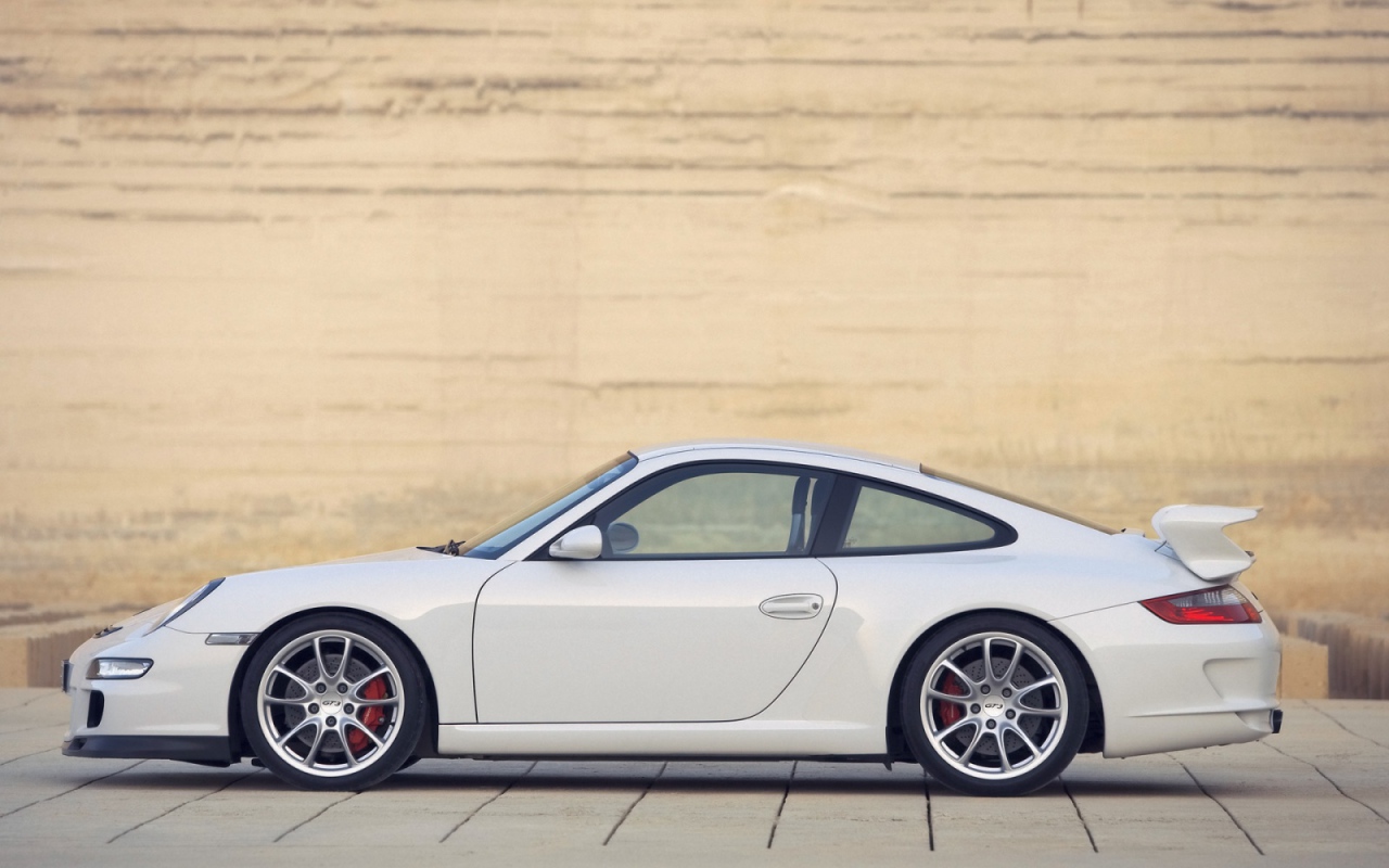 Белый Porsche 911 GT3
