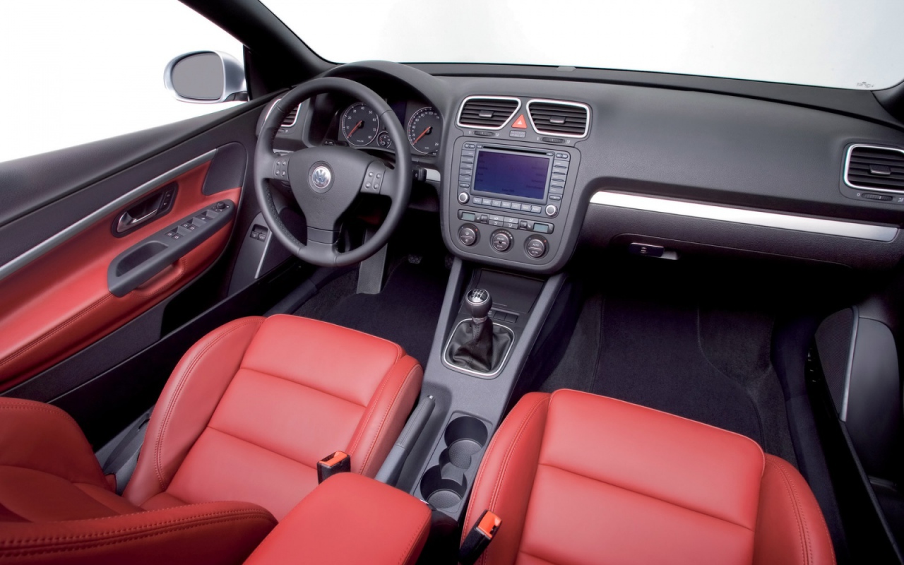 Салон автомобиля Volkswagen Eos