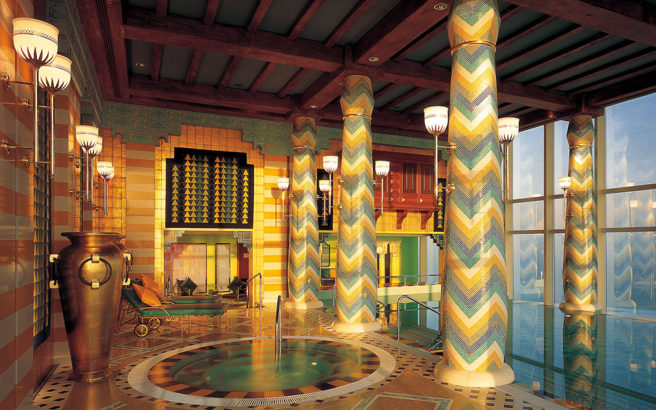 Интерьер бассейна