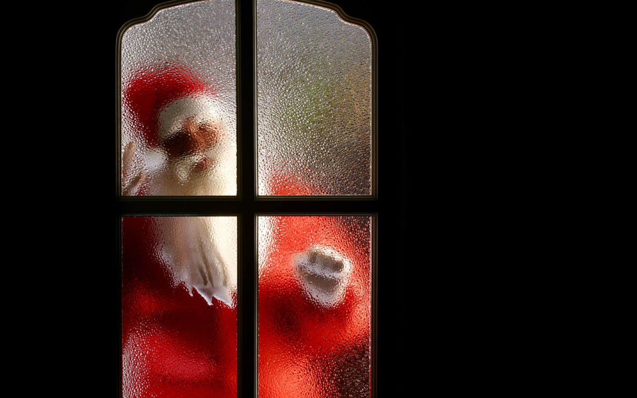 Санта за окном