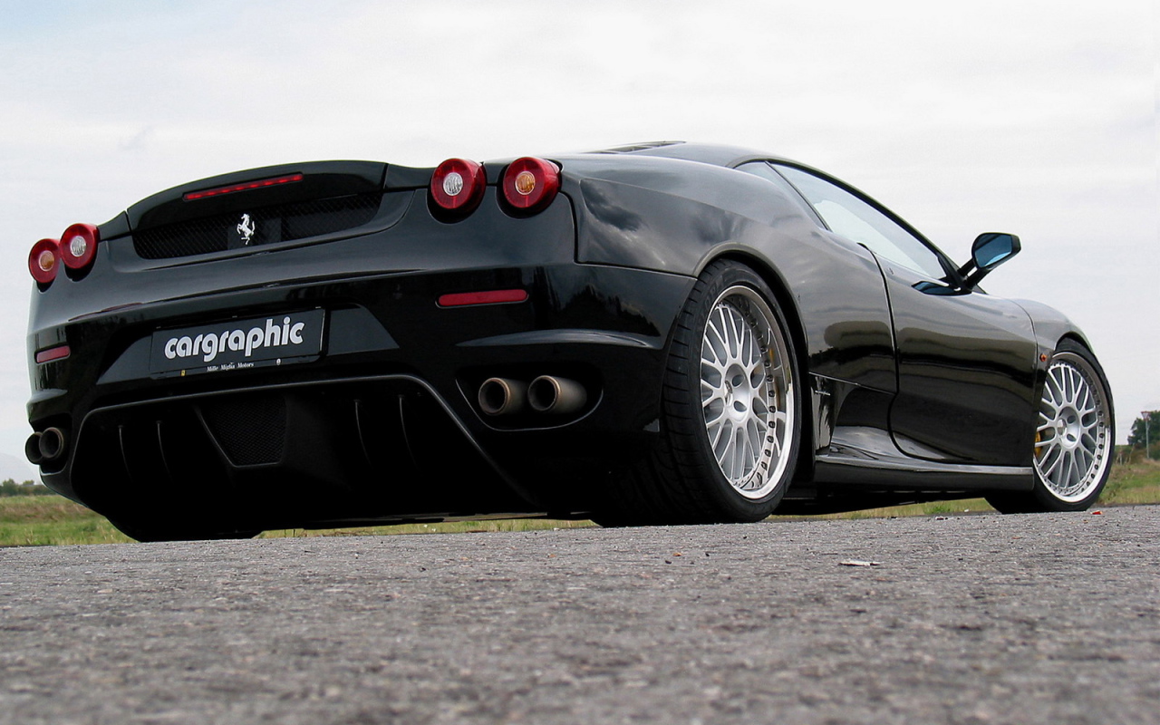 Черный Ferrari