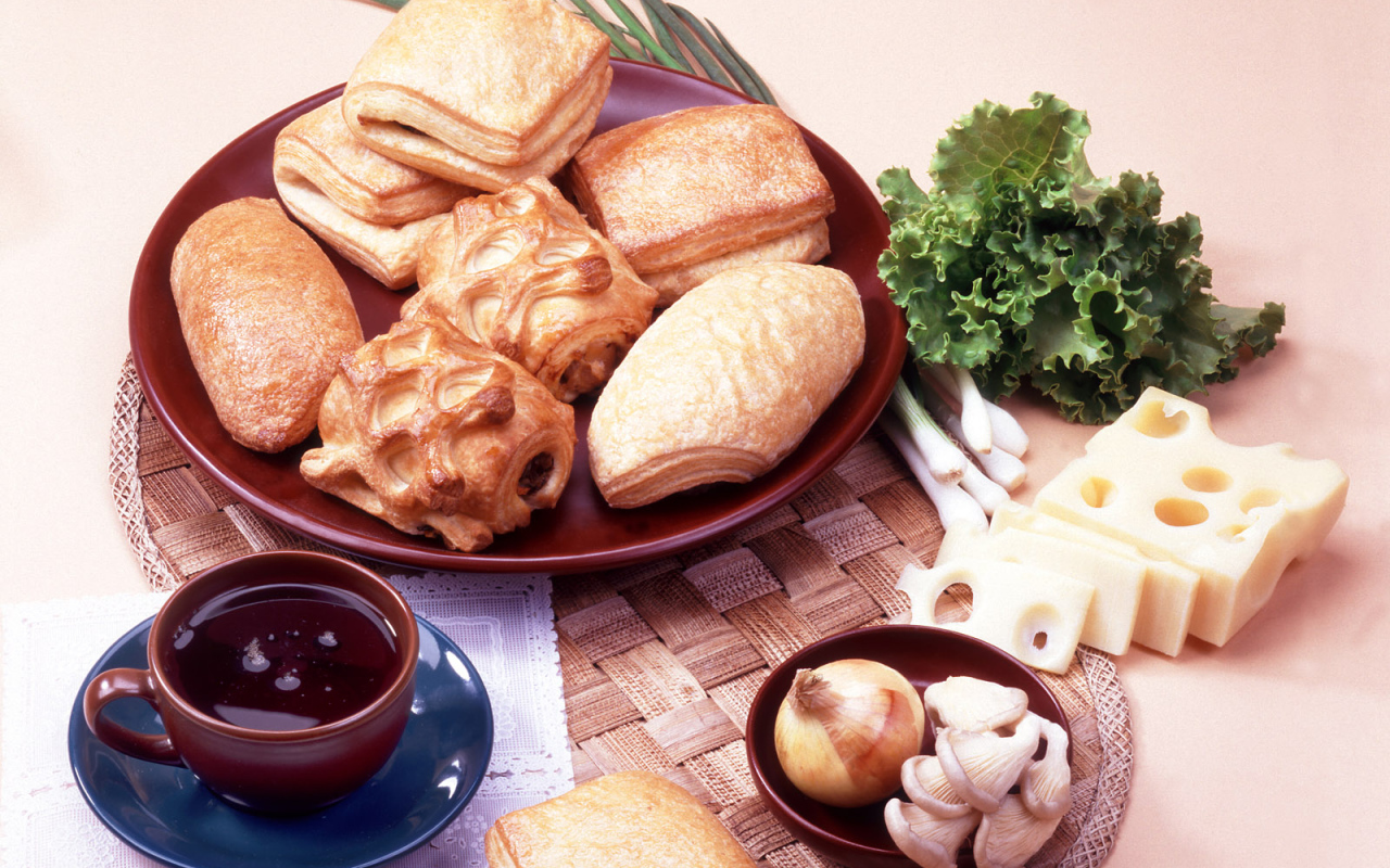 Выпечка с сыром и луком