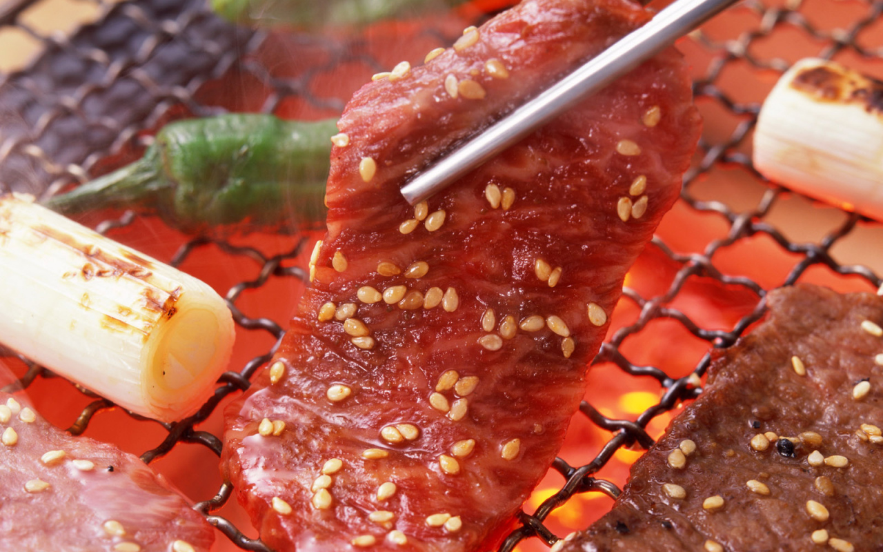 Жаренный мясной кусочек барбекю