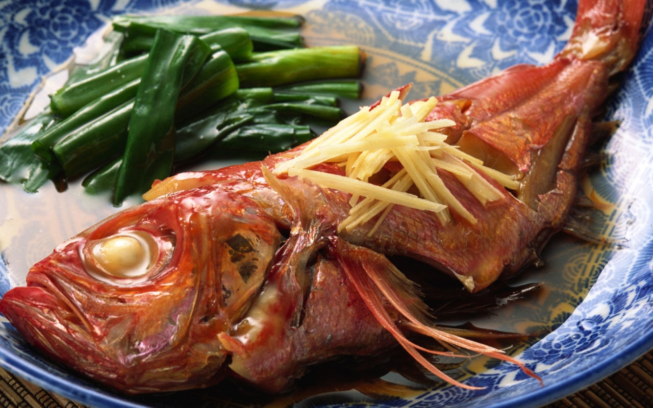 Жареная рыба с зеленью