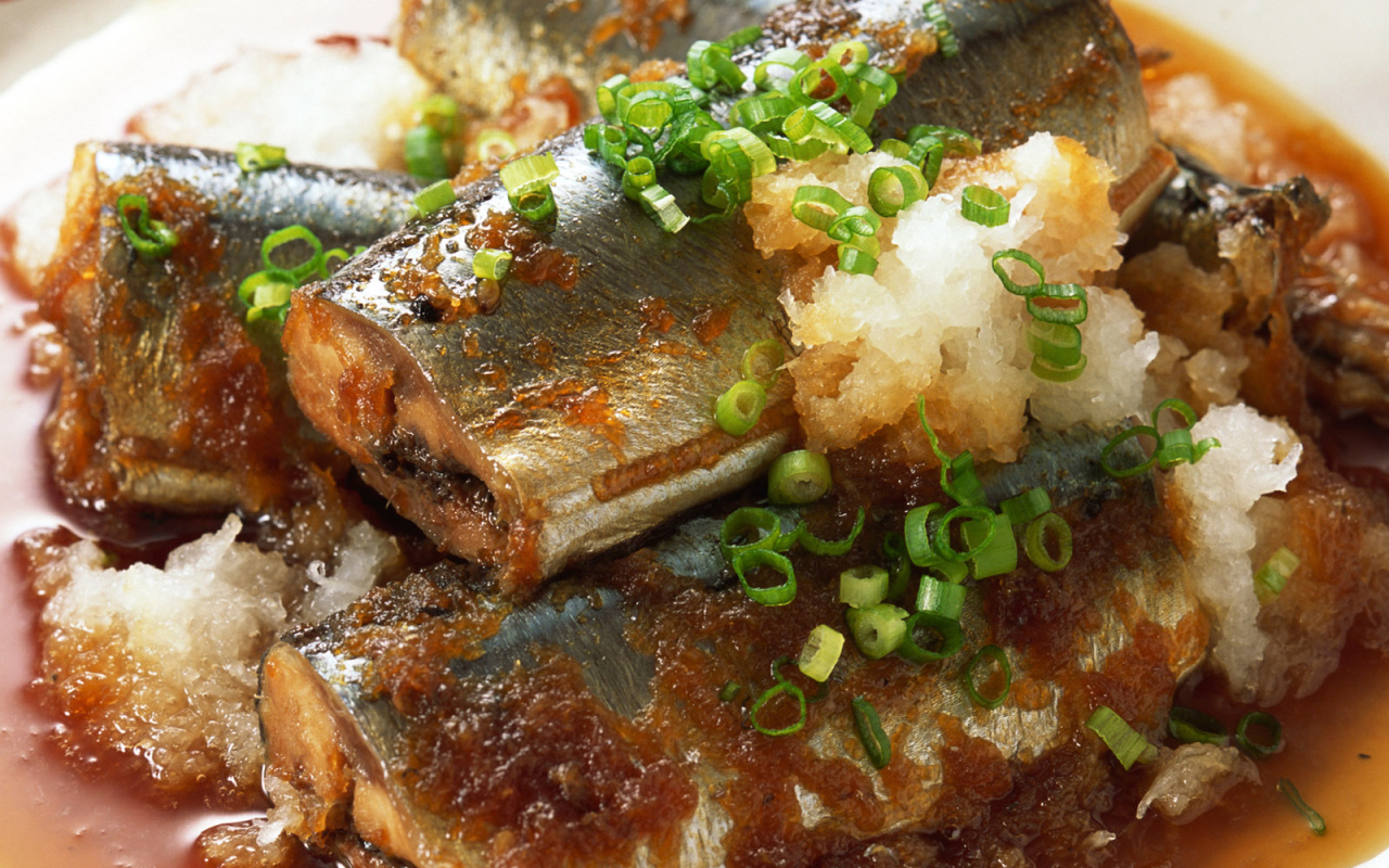 Большие кусочки жаренной рыбы