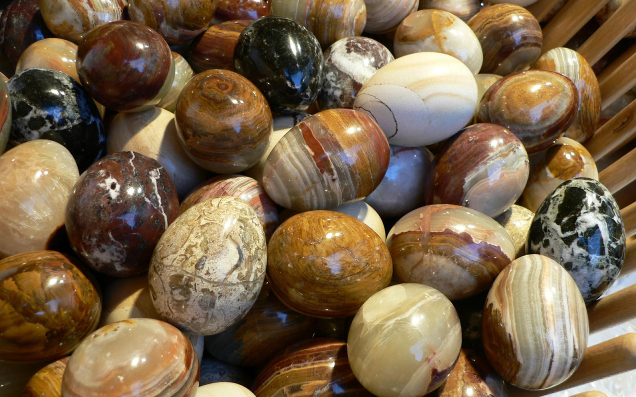 Каменные Пасхальные яйца