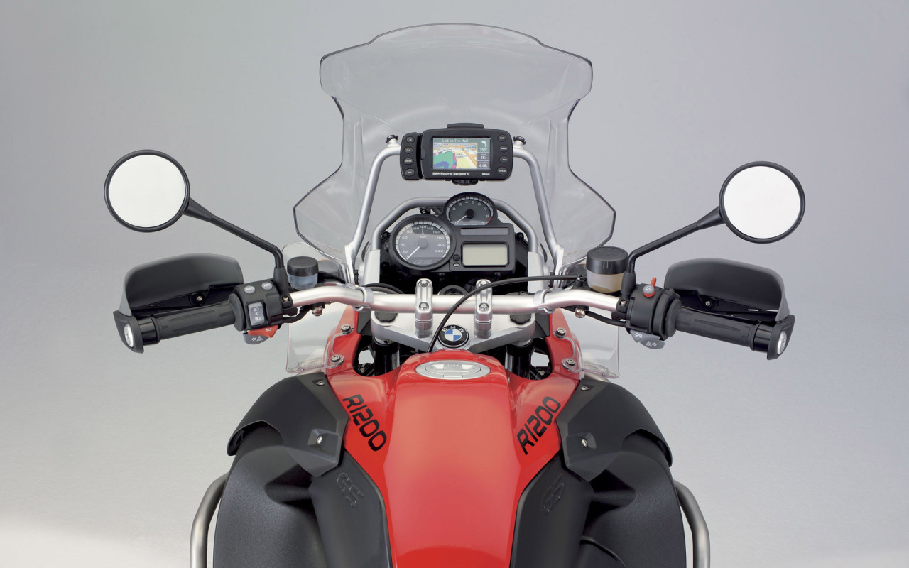 Мотоцикл BMW R1200 красный