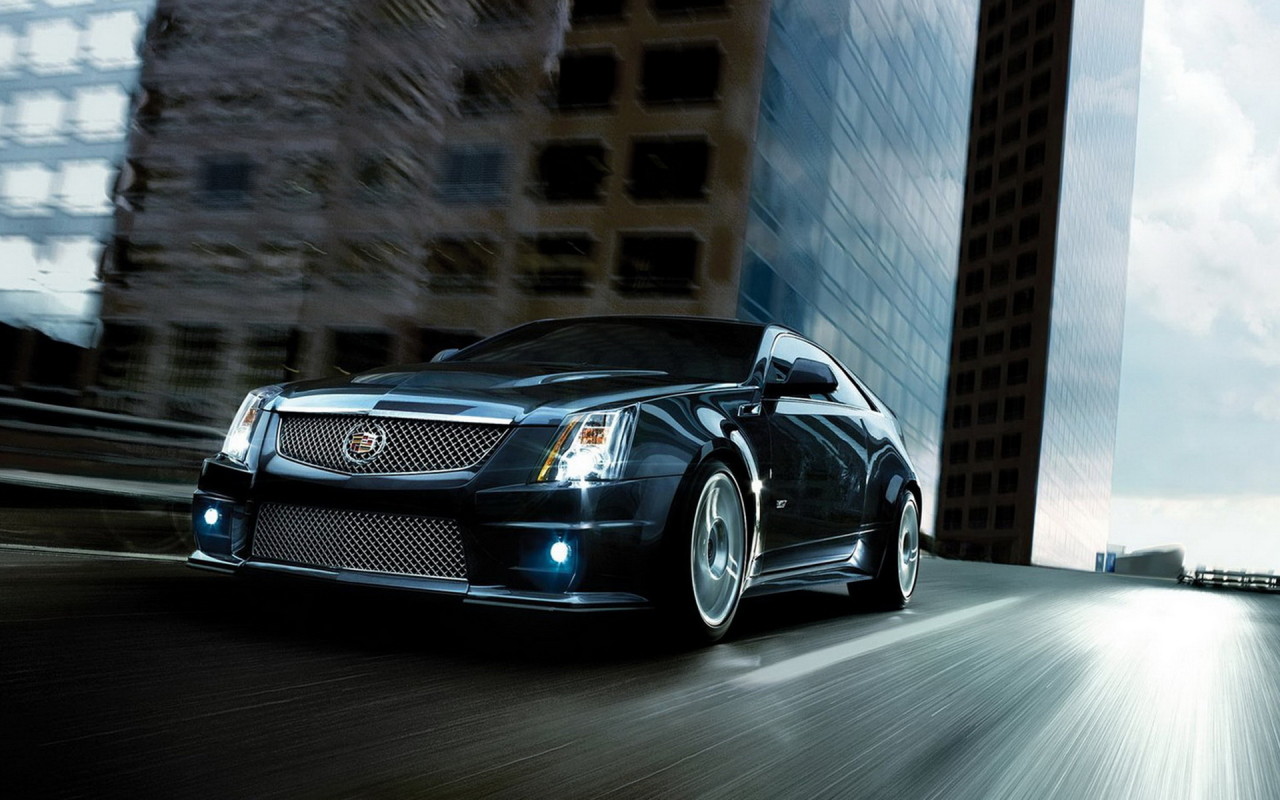 Cadillac CTS-V in movement