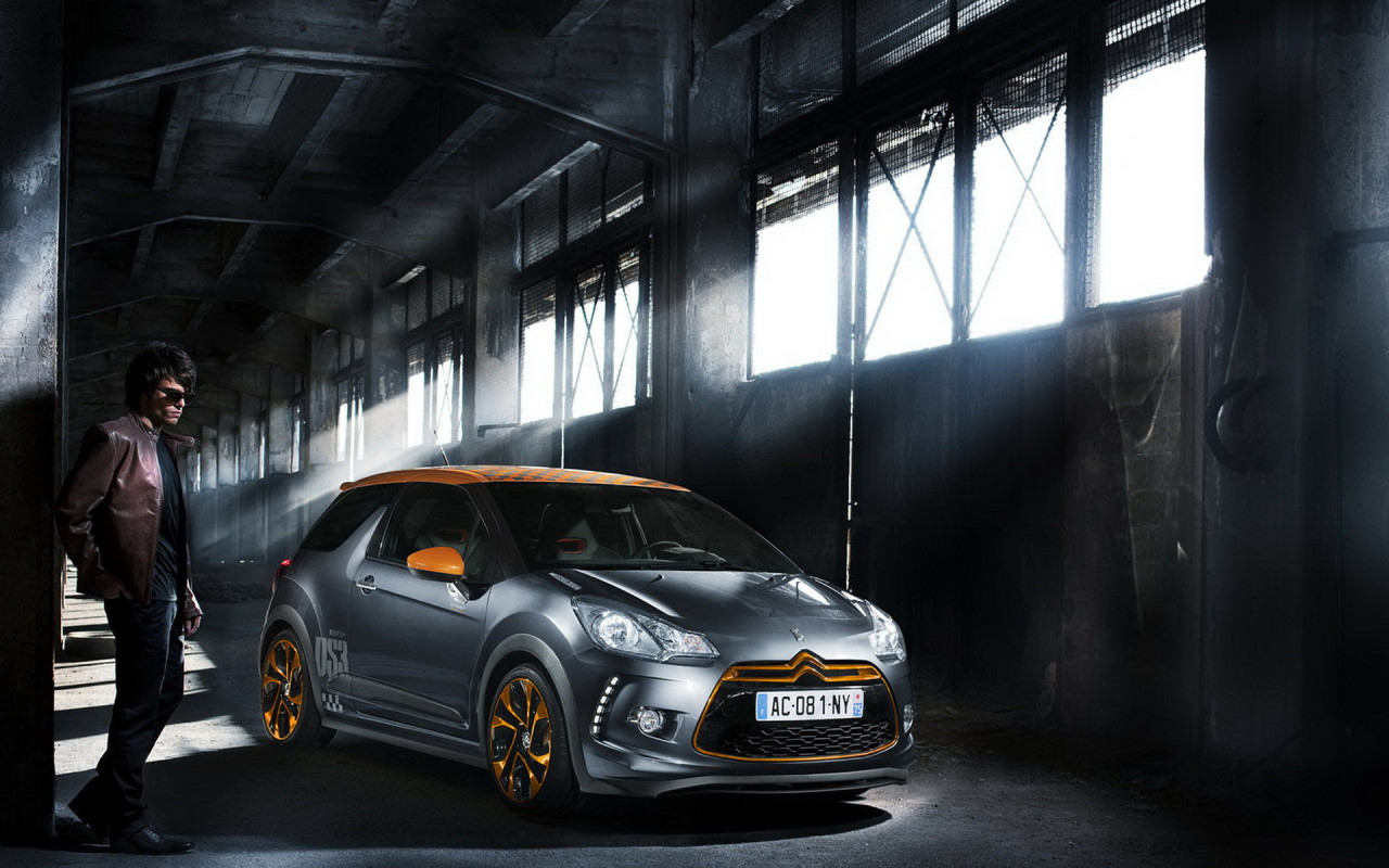 Citroen DS3 Racing в ангаре