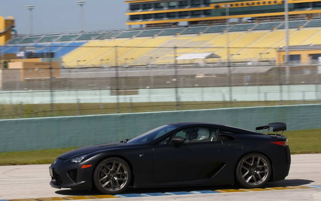 Спортивный Лексус 2012