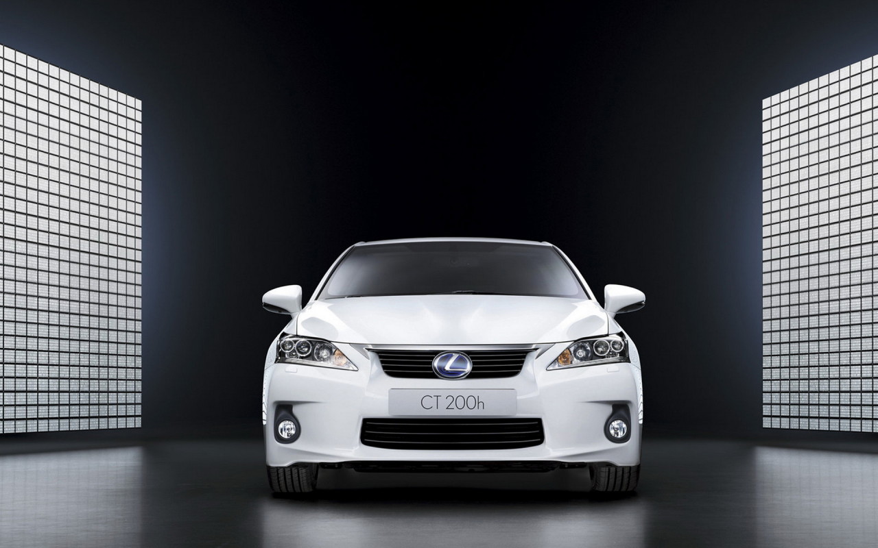 Лекcус СТ 200
