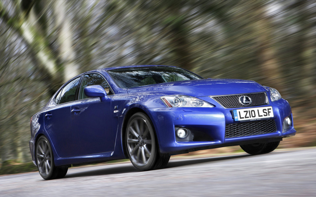 Лекcус IS-F в движении