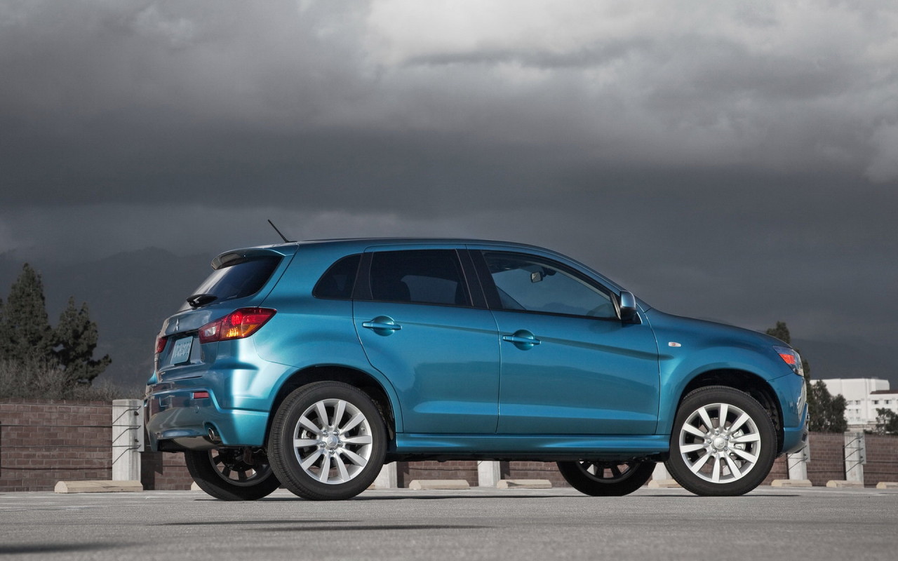 Митсубиши CUV