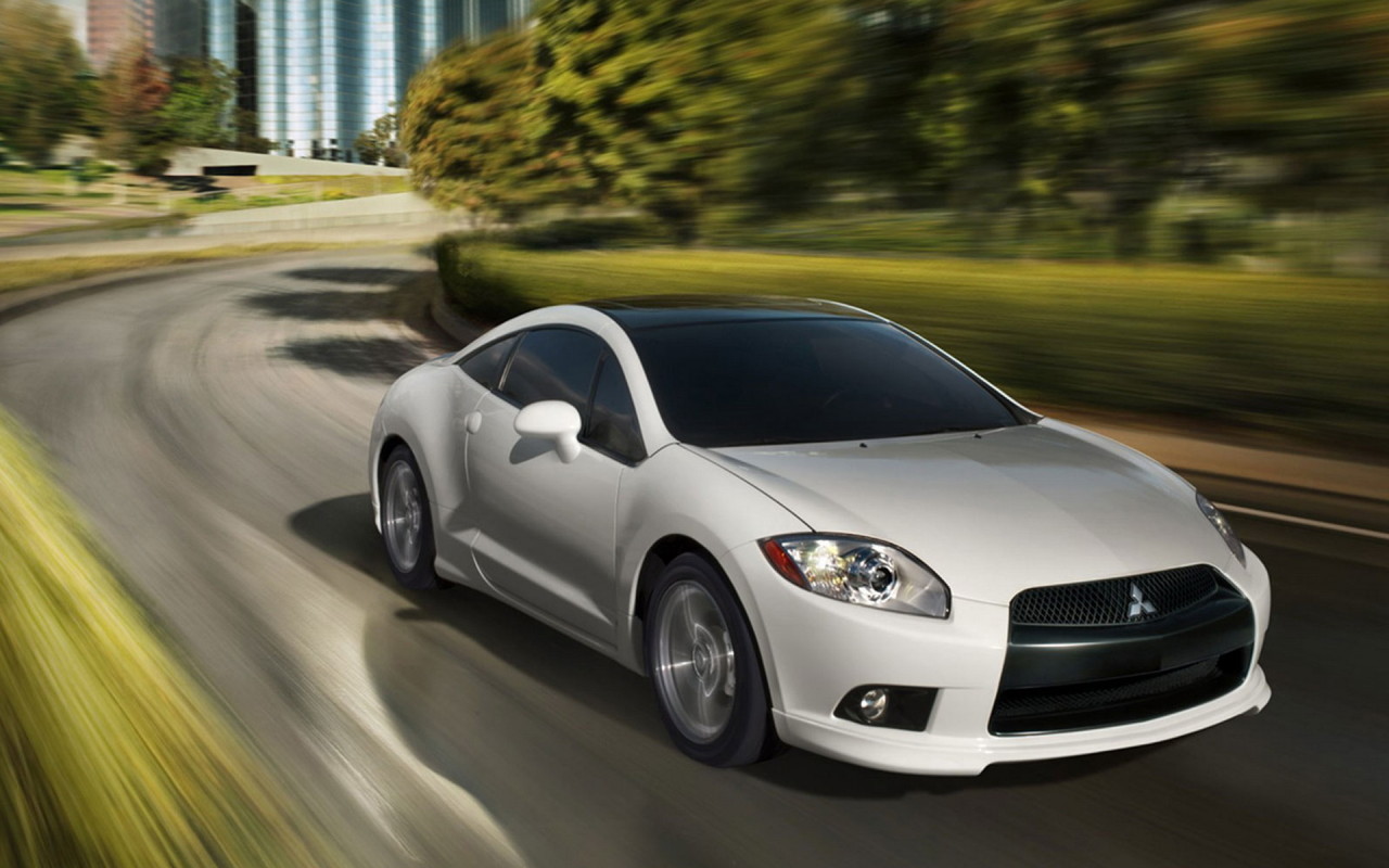 белый Митсубиши Эклипс