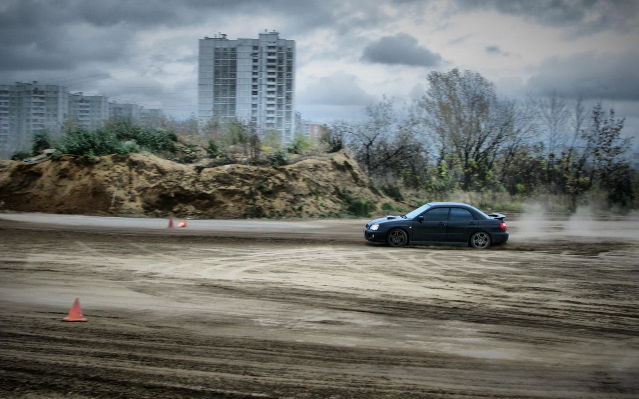 Субару Импреза на полигоне