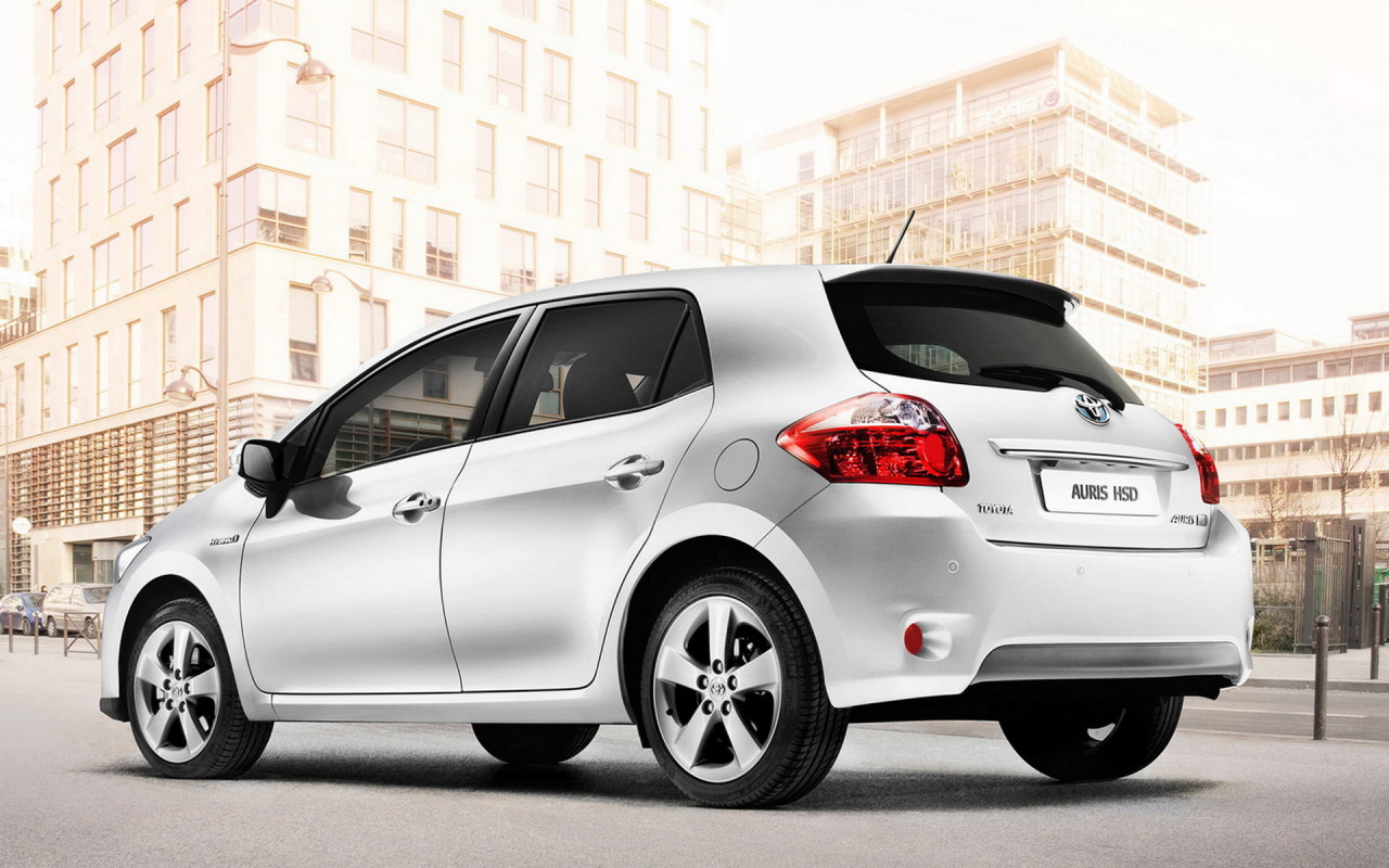 Тойота Аурис свой в городе