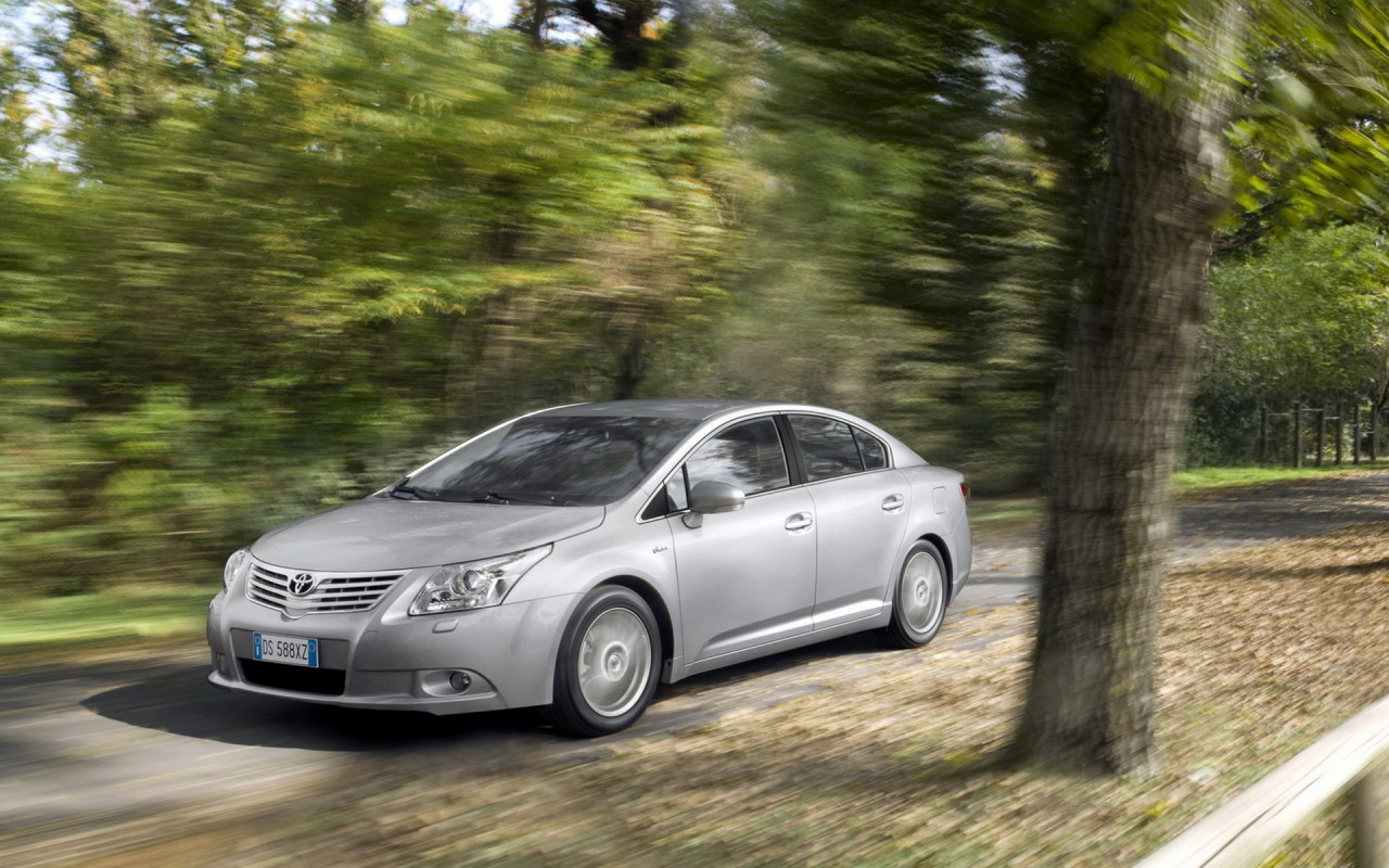 Тойота Авенсис