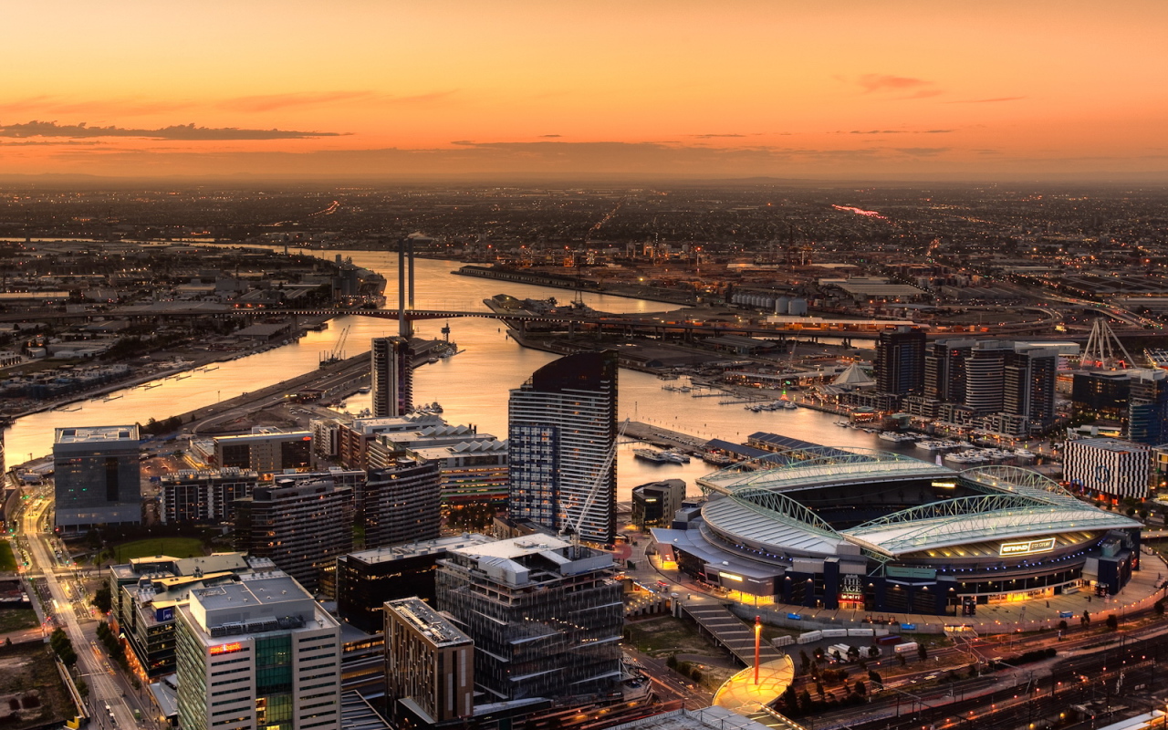 Высоко над городом