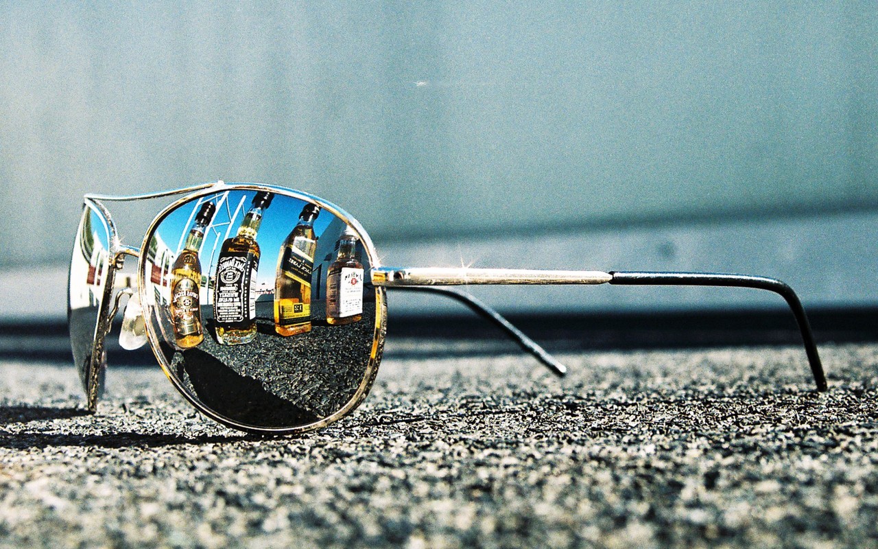 Очки и виски