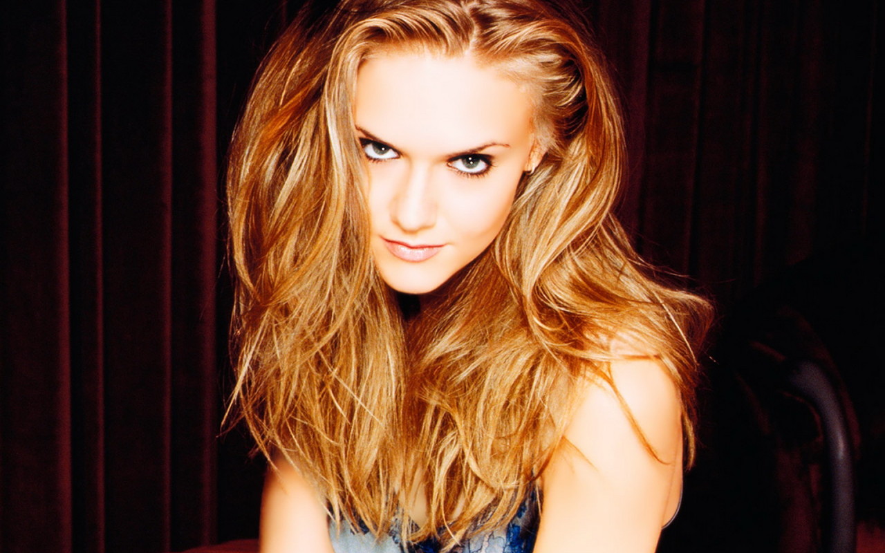 Доминика Свейн