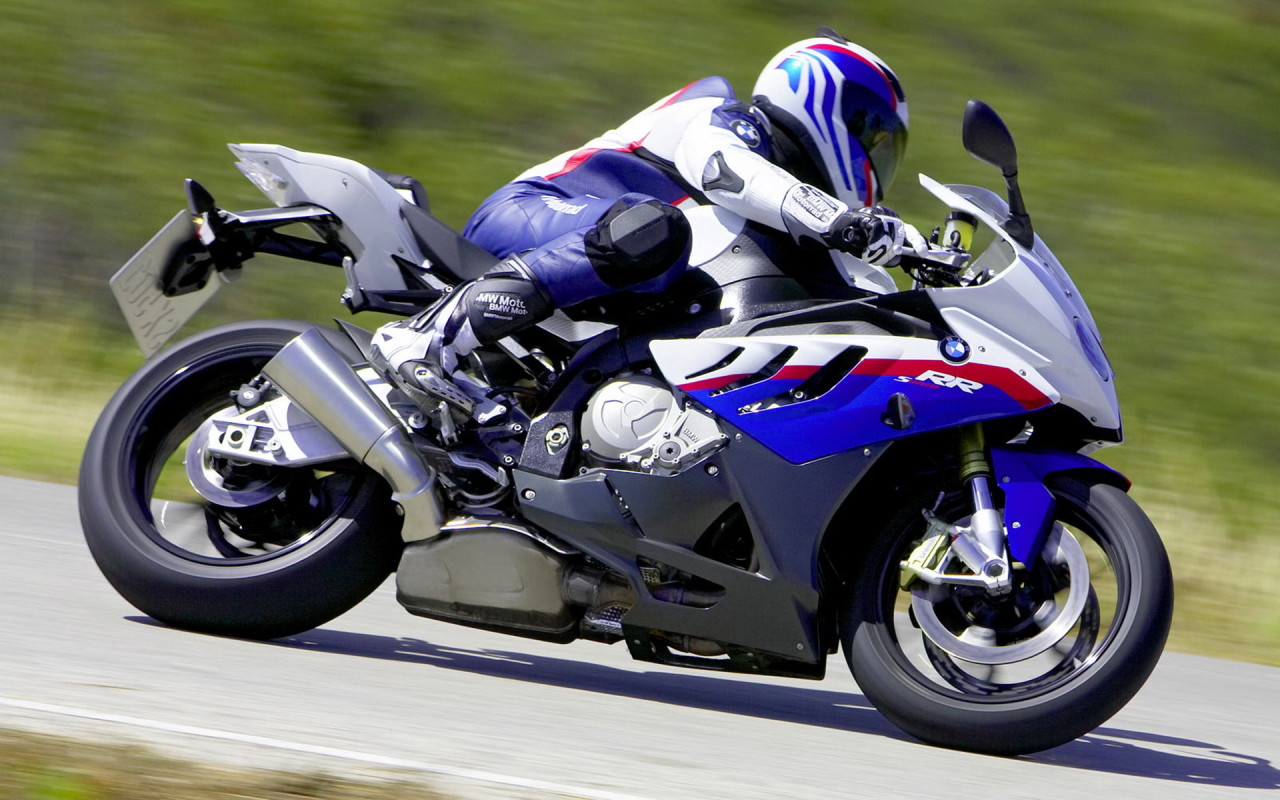 мотоцикл БМВ S 1000