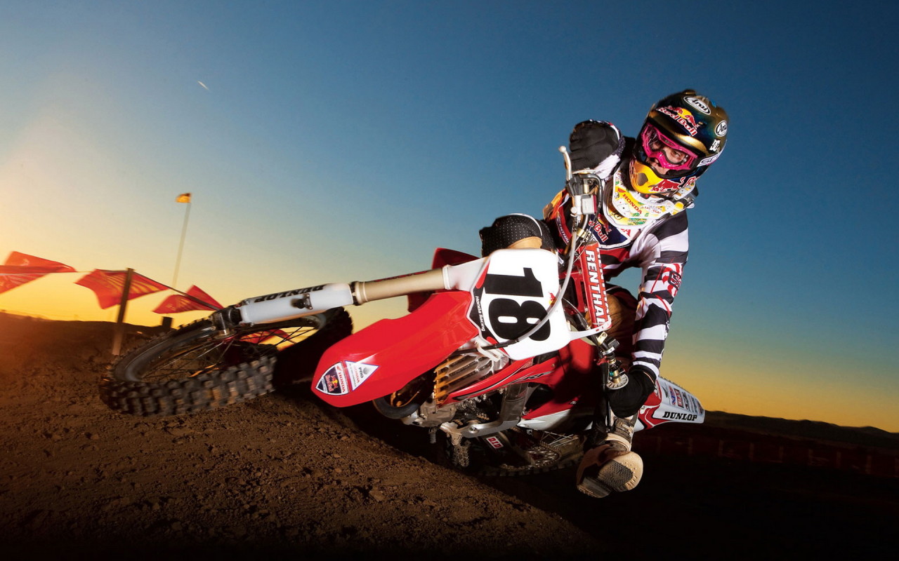 Honda DMillsaps на крутом повороте