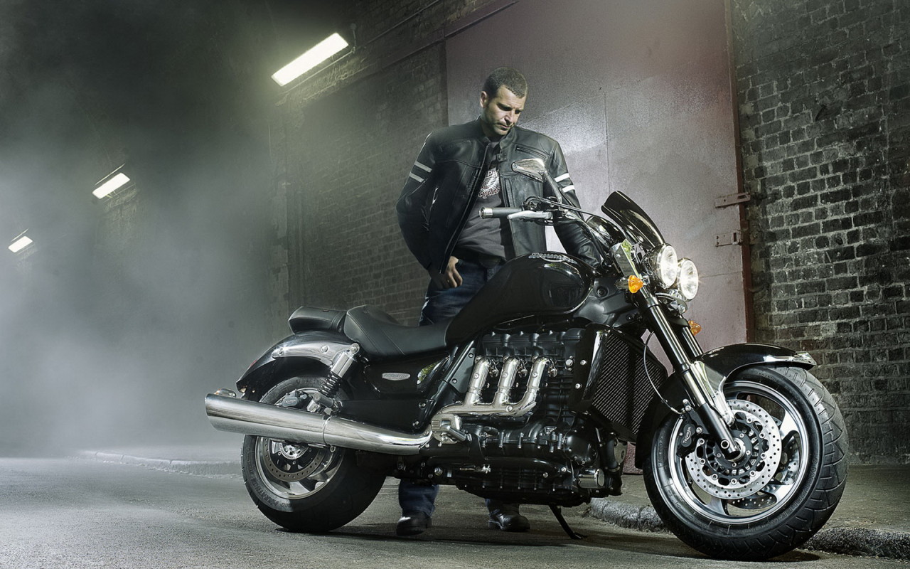 Triumph Rocket III Roadster