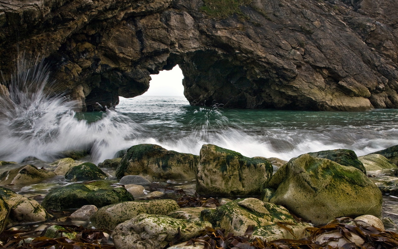 Прибрежные скалы