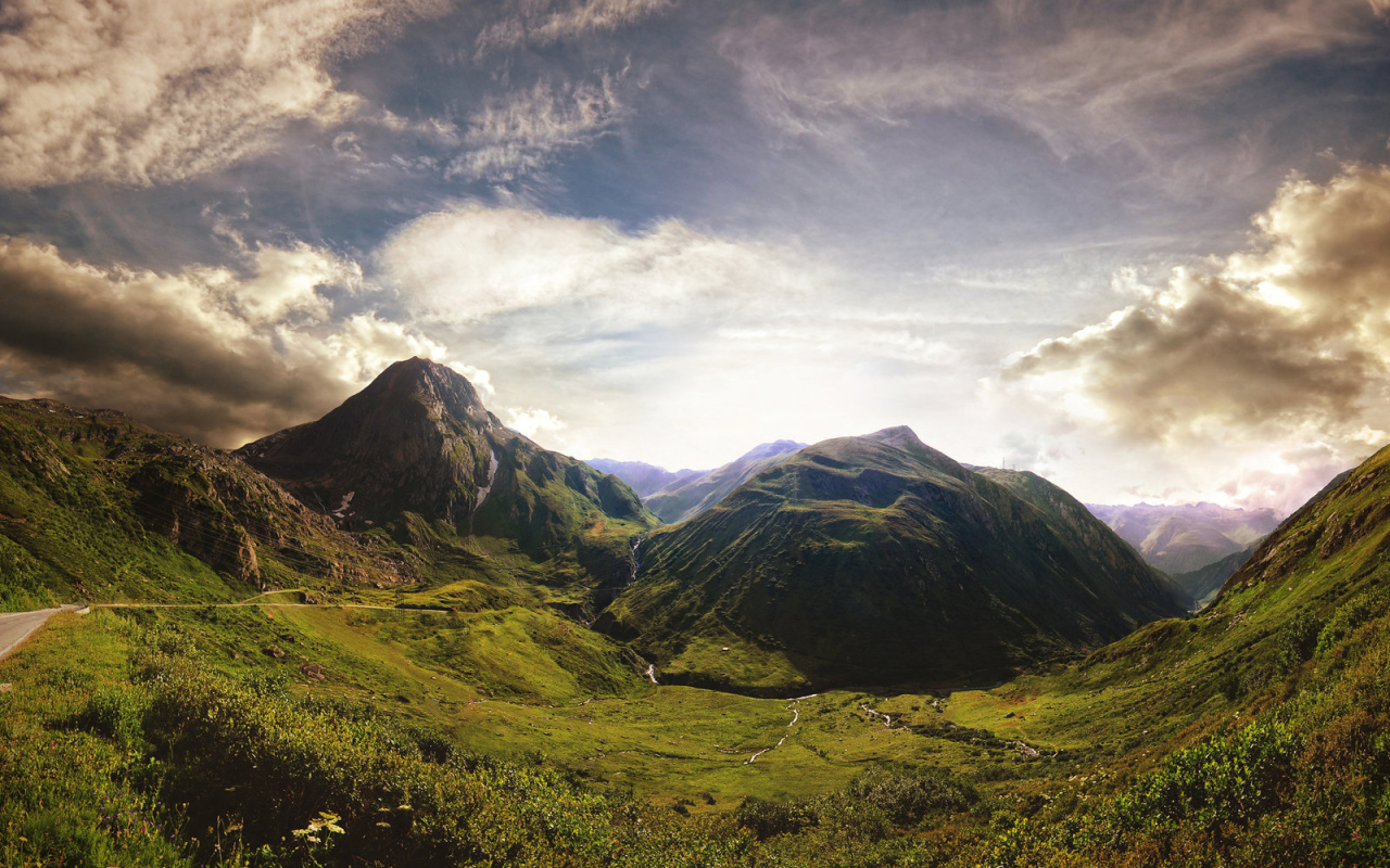 Гористая долина