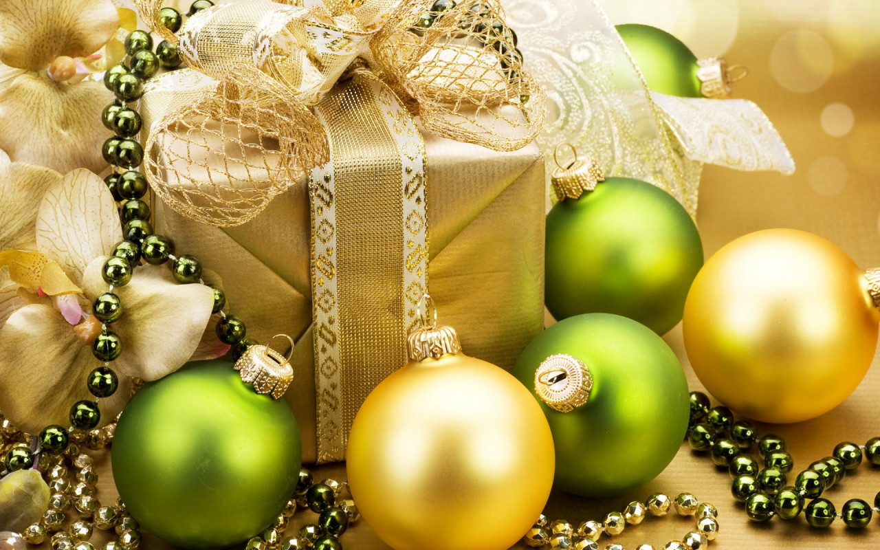 Подарок и шары