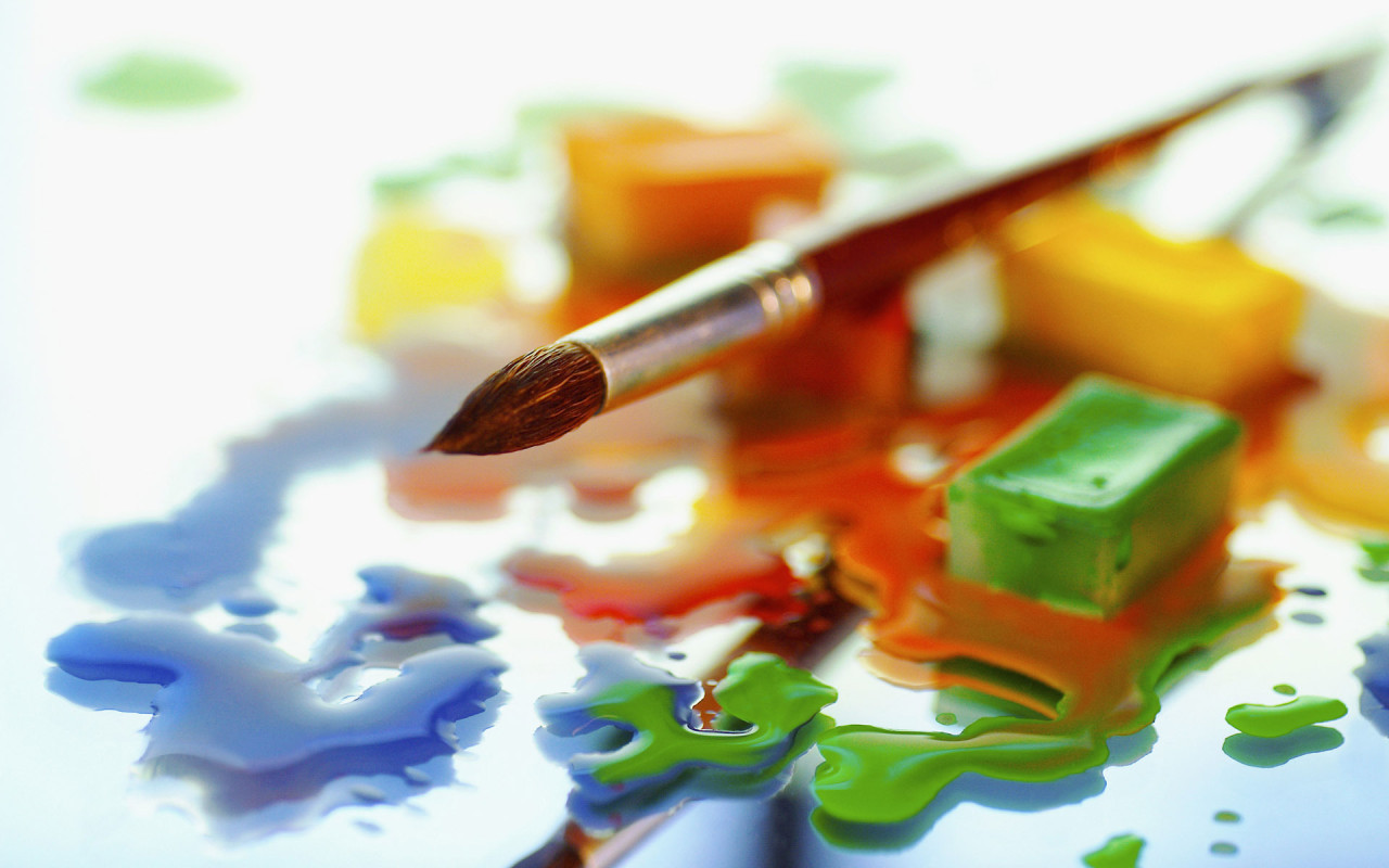 Кисть и краски