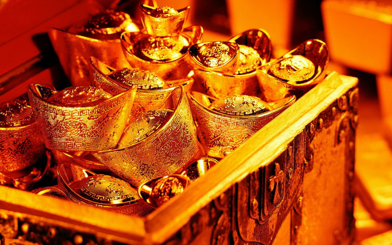 Сундук с золотыми вещами