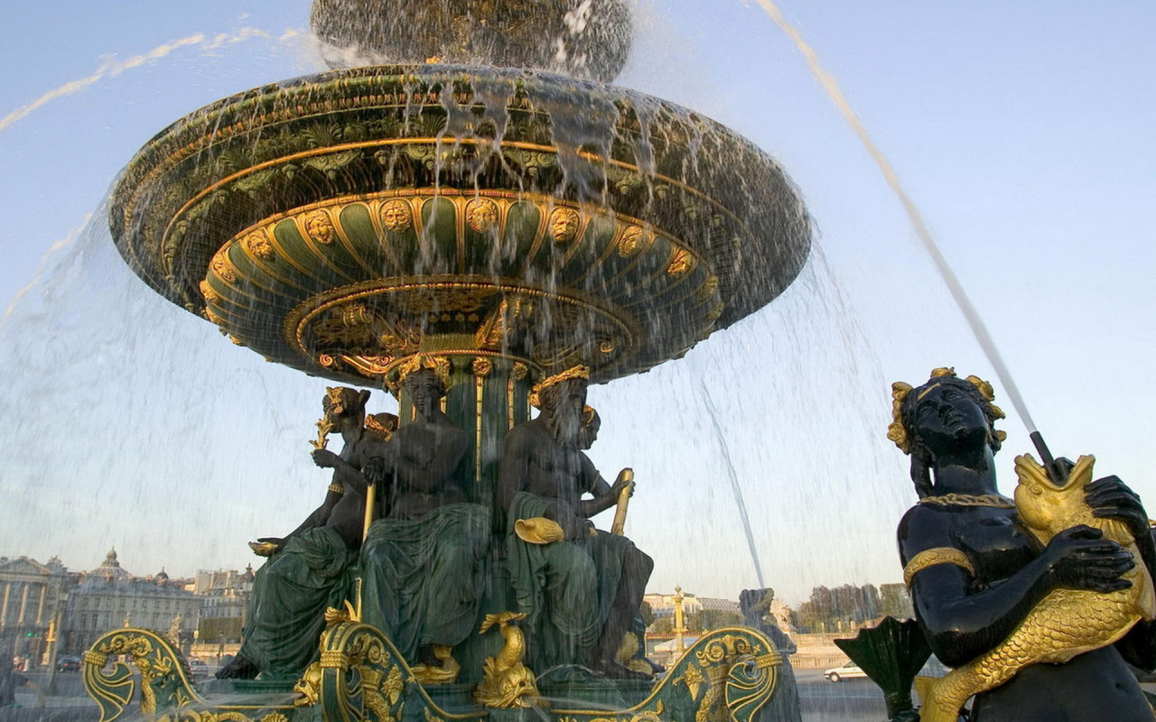 Париж, фонтан на Площади Согласия