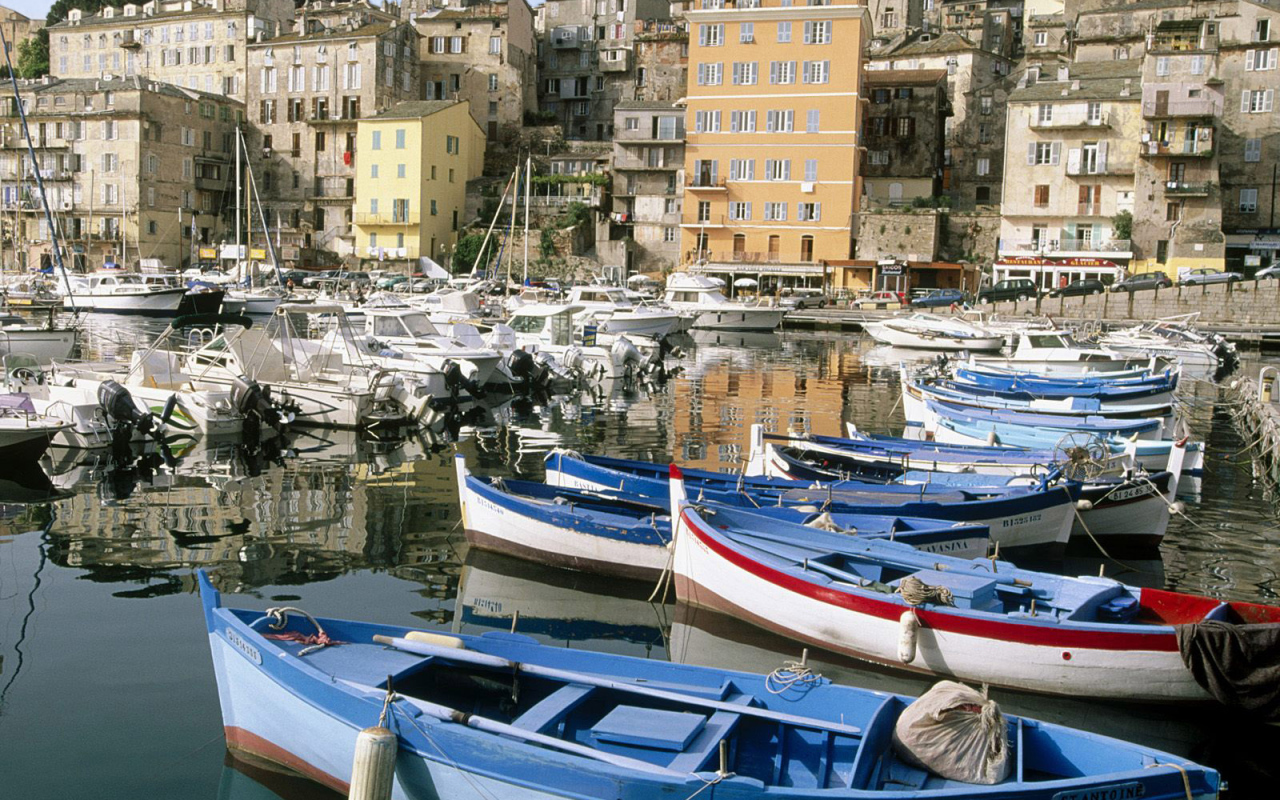 Лодки на Корсике