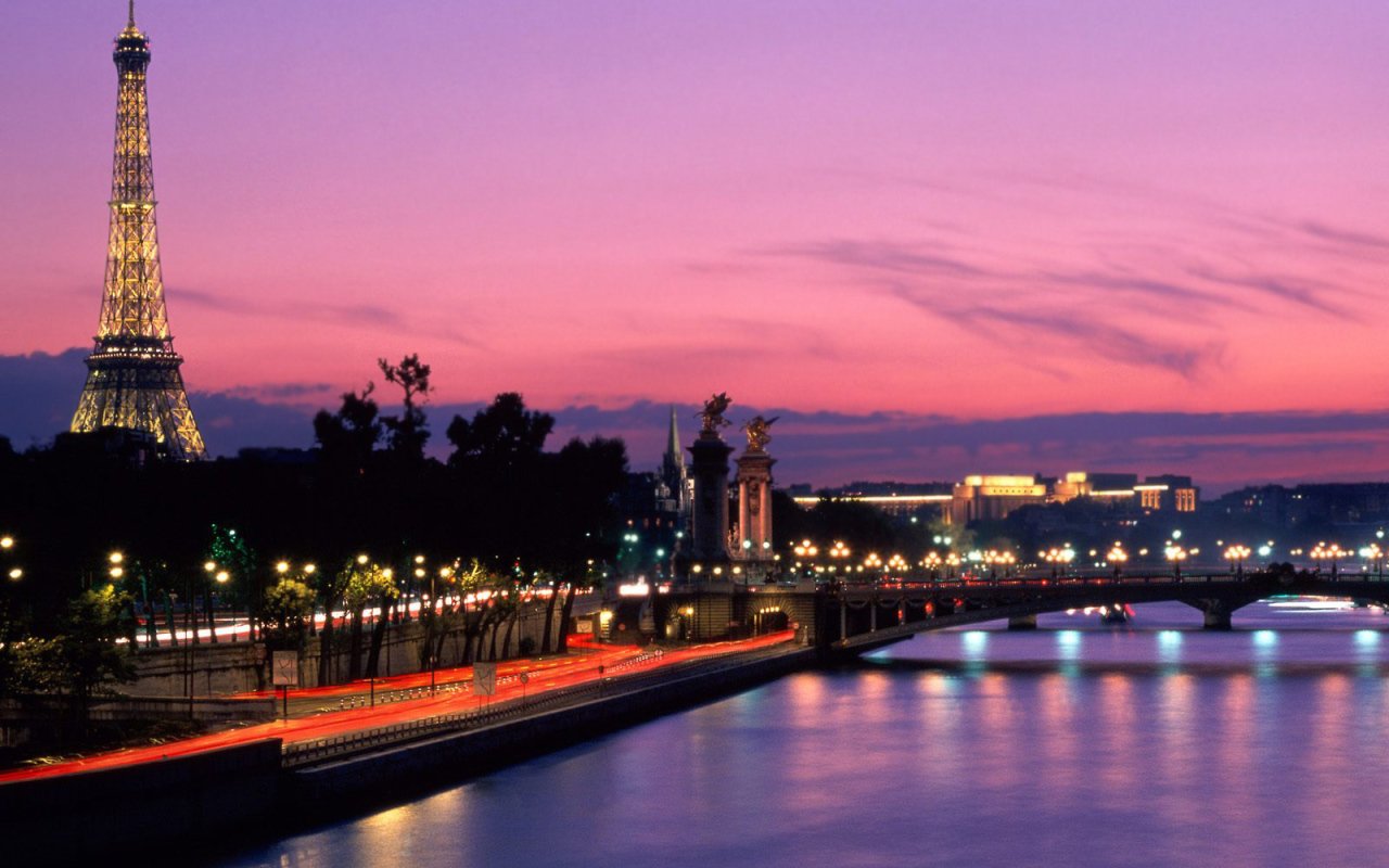 Рассвет в Париже