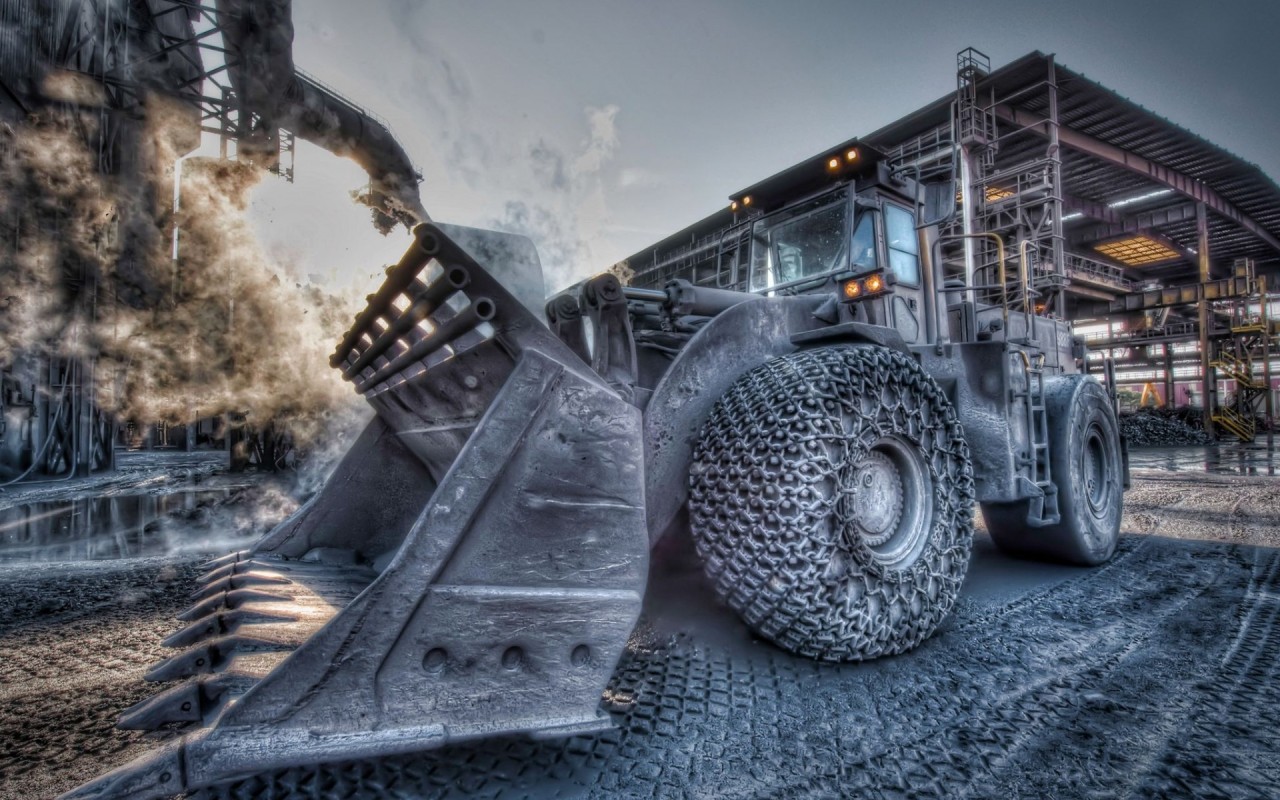 Мощный трактор